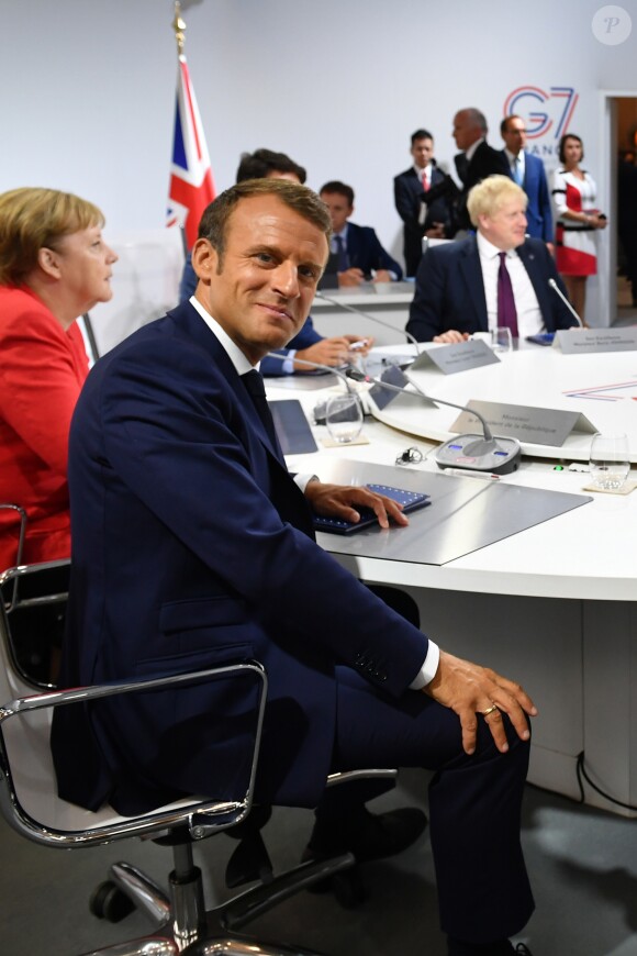 Angela Merkel, chancelière d'Allemagne, le président Emmanuel Macron, Boris Johnson, premier ministre du Royaume Uni - Première séance de travail du G7 consacrée à l'agenda stratégique et de sécurité et à l'économie internationale durant le sommet du G7 à Biarritz, France, le 25 août 2019.