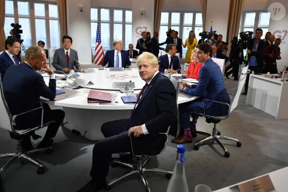 Donald Tusk, président du conseil européen, Giuseppe Conte, premier ministre d'Italie, Shinzo Abe, premier ministre du Japon, Donald Trump, président des Etats-Unis, le président Emmanuel Macron, Angela Merkel, chancelière d'Allemagne, Justin Trudeau, premier ministre du Canada, Boris Johnson, premier ministre du Royaume Uni - Première séance de travail du G7 consacrée à l'agenda stratégique et de sécurité et à l'économie internationale durant le sommet du G7 à Biarritz, France, le 25 août 2019.