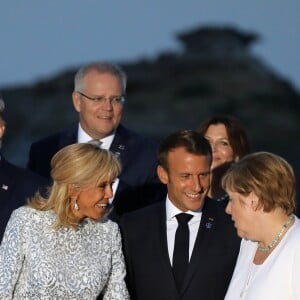 Le président français Emmanuel Macron avec sa femme Brigitte Macron, La chancelière allemande Angela Merkel - Les dirigeants du G7 et leurs invités posent pour une photo de famille lors du sommet du G7 à Biarritz, France, le 25 août 2019. © Dominique Jacovides/Bestimage