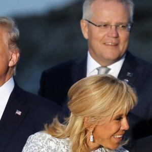 Le président américain Donald Trump avec sa femme Melania Trump, le président français Emmanuel Macron avec sa femme Brigitte Macron, La chancelière allemande Angela Merkel, le président sénégalais Macky Sall - Les dirigeants du G7 et leurs invités posent pour une photo de famille lors du sommet du G7 à Biarritz, France, le 25 août 2019. © Dominique Jacovides/Bestimage