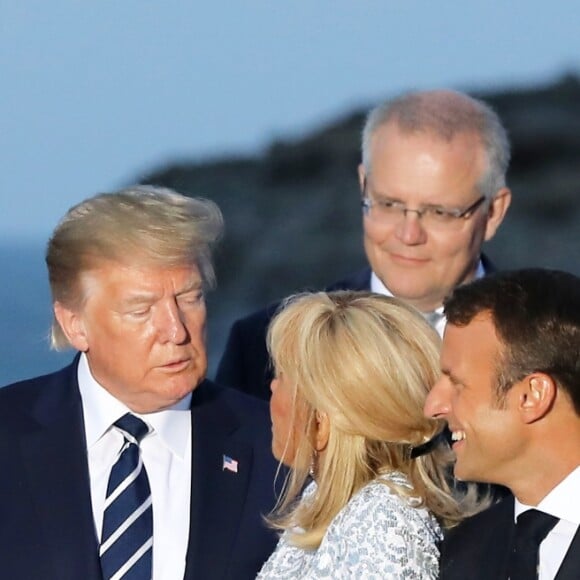 Le Premier ministre canadien, Justin Trudeau, le président américain Donald Trump avec sa femme Melania Trump, le président français Emmanuel Macron avec sa femme Brigitte Macron - Les dirigeants du G7 et leurs invités posent pour une photo de famille lors du sommet du G7 à Biarritz, France, le 25 août 2019. © Dominique Jacovides/Bestimage