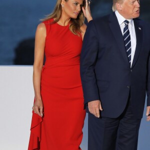 Le président américain Donald Trump avec sa femme Melania Trump, le président français Emmanuel Macron avec sa femme Brigitte Macron, le président chilien Sebastian Pinera avec sa femme Cecilia Morel - Les dirigeants du G7 et leurs invités posent pour une photo de famille lors du sommet du G7 à Biarritz, France, le 25 août 2019. © Dominique Jacovides/Bestimage