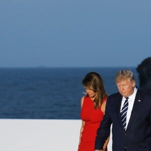 Le président américain Donald Trump avec sa femme Melania Trump - Les dirigeants du G7 et leurs invités posent pour une photo de famille lors du sommet du G7 à Biarritz, France, le 25 août 2019. © Dominique Jacovides/Bestimage