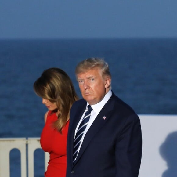 Le président américain Donald Trump avec sa femme Melania Trump - Les dirigeants du G7 et leurs invités posent pour une photo de famille lors du sommet du G7 à Biarritz, France, le 25 août 2019. © Dominique Jacovides/Bestimage