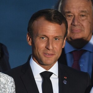 Le président français Emmanuel Macron avec sa femme Brigitte Macron, La chancelière allemande Angela Merkel - Les dirigeants du G7 et leurs invités posent pour une photo de famille lors du sommet du G7 à Biarritz, France, le 25 août 2019.