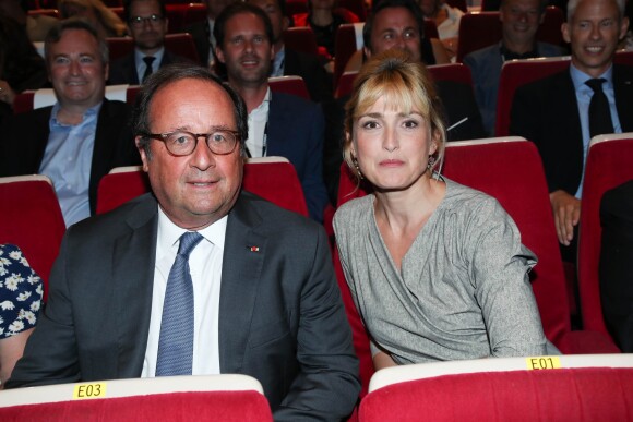 François Hollande et sa compagne Julie Gayet lors de la 12ème édition du festival du Film Francophone d'Angoulême, France, le 20 août 2019. © Coadic Guirec/Bestimage