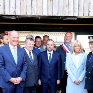 Daniel Fasquelle, députe maire du Touquet, Pascal Deray, président de la Communauté de Communes des 7 vallees, Sébastien Lecornu, ministre auprès de la ministre de la Cohésion des territoires et des Relations avec les collectivités territoriales, chargé des collectivités territoriales, Nicolas Poclet, maire d'Azincourt, la Première dame Brigitte Macron, Fabien Sudry, préfet du Pas de Calais et Stéphane Bern lors de l'inauguration du centre Historique Médiéval d'Azincourt, France, le 29 août 2019.