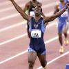 Michael Johnson, champion du monde de relais 4x100 mètres aux championnats du monde d'athlétisme à Sydney, en Australie. Septembre 2000.