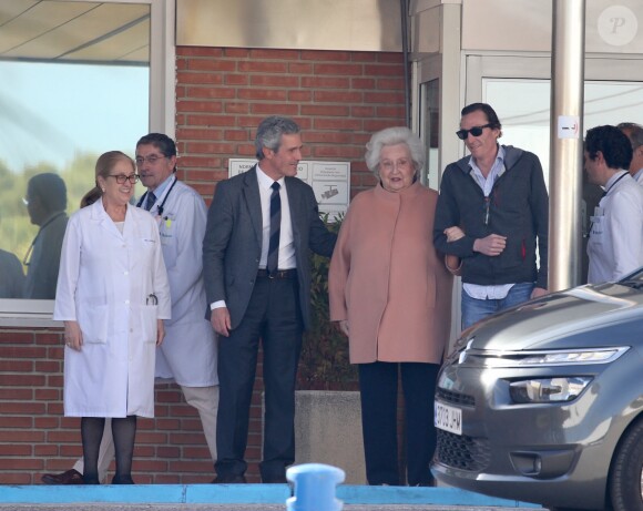 L'infante Pilar de Bourbon quittant l'hôpital le 22 février 2019 à Madrid après avoir été opérée en raison d'une occlusion intestinale.