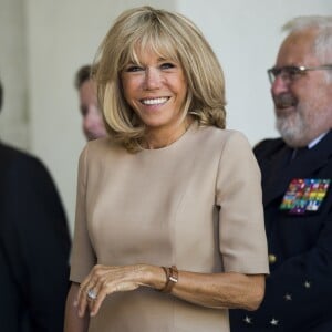 La première dame Brigitte Macron - Le président de la République française reçoit le premier ministre de la République Hellénique au palais de l'Elysée à Paris le 22 août 2019. © JB Autissier / Panoramic / Bestimage