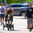 Pink et son mari Carey Hart sortent avec leur fils le petit Jameson lors d'une visite touristique à New York City, New York, États-Unis, le 20 mai 2019.