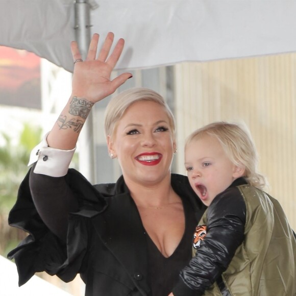 Pink, son fils Jameson Moon Hart - La chanteuse Pink (Alecia Beth Moore) reçoit son étoile sur le Walk of Fame à Hollywood, Los Angeles, le 5 février 2019. Elle a reçu la 2656ème étoile dans la catégorie "Recording".