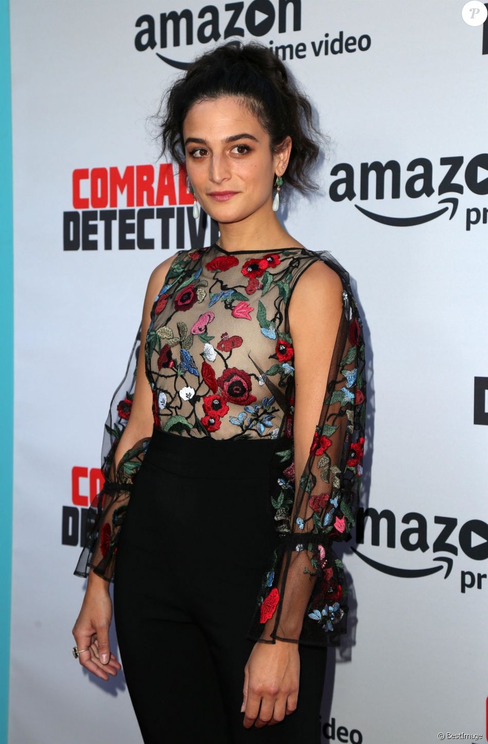 Jenny Slate lors de la première de ''Comrade Detective'' au Arclight