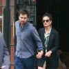 Exclusif - Jenny Slate et son compagnon Ben Shattuck à la sortie de leur hôtel à New York, le 4 mai 2019.