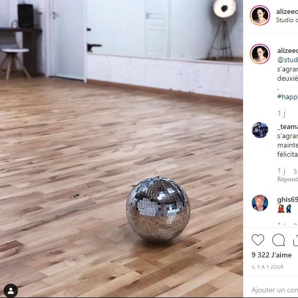 Alizée partage sa rentrée dans l'école de danse Lyonnet le 11 septembre 2019.