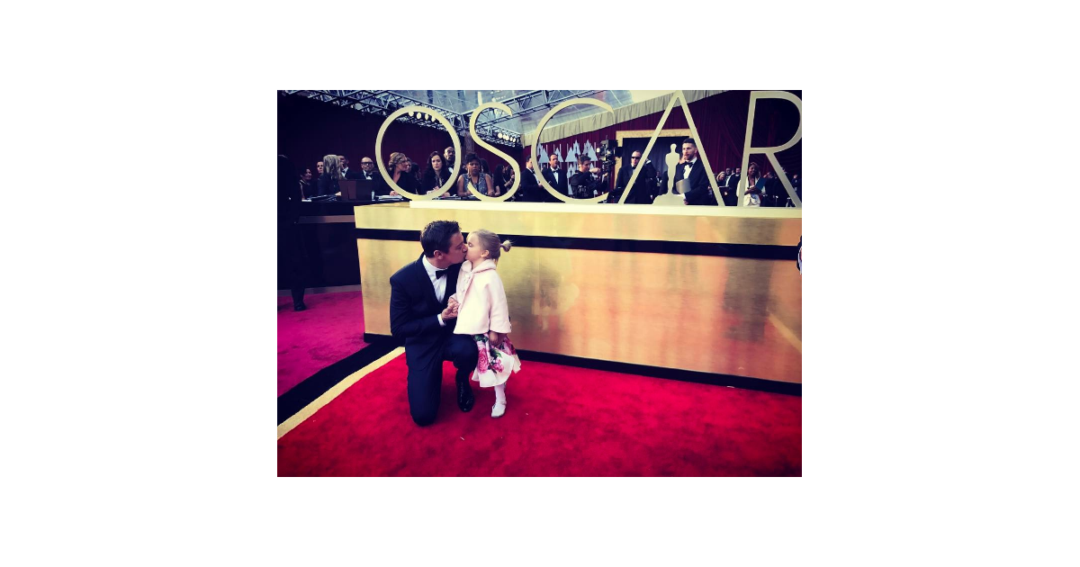 Jeremy Renner et sa fille Ava Berlin à la 89e cérémonie des Oscars, le
