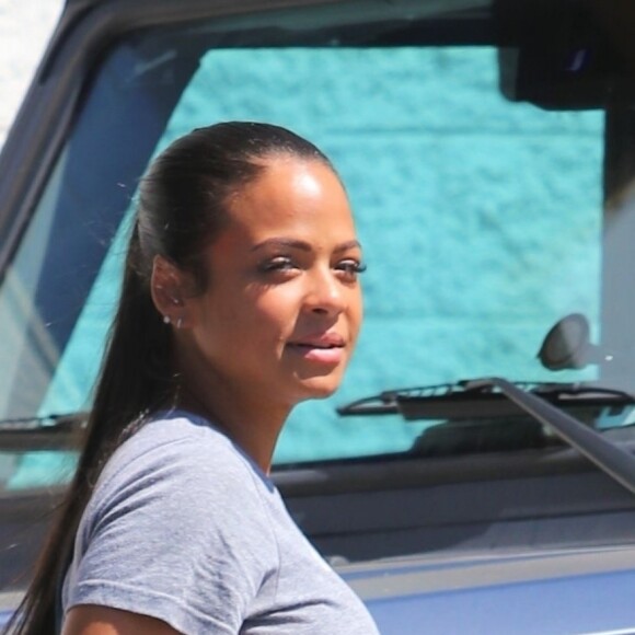 Christina Milian (enceinte) fait du shopping chez Little Moon à Studio City, Los Angeles, Californie, États-Unis, le 13 septembre 2019.