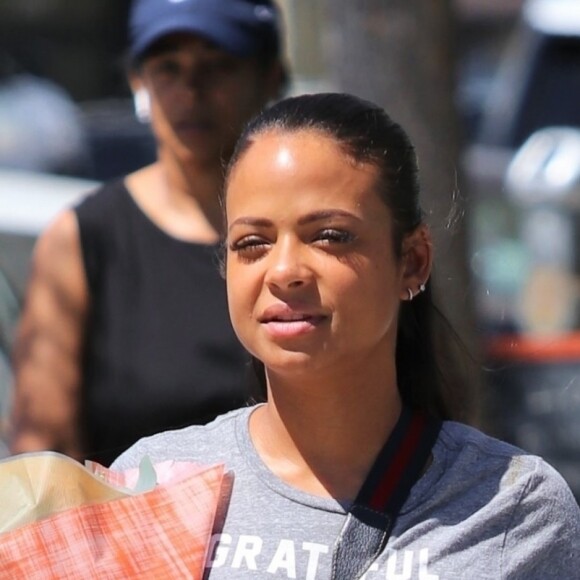 Christina Milian (enceinte) fait du shopping chez Little Moon à Studio City, Los Angeles, Californie, États-Unis, le 13 septembre 2019.