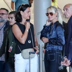 Laeticia Hallyday en compagnie de Barbara Uzzan, comptable en charge de la gestion du trust JPS, lors de son arrivée à l'aéroport de Paris Roissy-Charles-de-Gaulle le 16 septembre 2019 en provenance de Los Angeles.