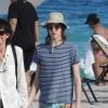 Exclusif - Ric Ocasek et son fils Oliver se prélassent sur la plage à Miami, le 15 mars 2019.