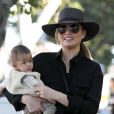 Chrissy Teigen est allée faire du shopping avec son fils Miles et sa mère Vilailuck dans le quartier de Hollywood à Los Angeles, le 26 novembre 2018.