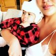 Chrissy Teigen publie une photo de son fils Miles portant un casque pour réduire la déformation de son crâne sur Instagram le 3 décembre 2018.