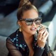 Chrissy Teigen pose pour sa collection de lunettes de soleil de la marque australienne Quay le 20 août 2019.