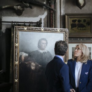 Stéphane Bern, Brigitte Macron, Katherine Brault, propriétaire du chateau, Jean-Michel Blanquer, ministre de l'éducation nationale - Le président Emmanuel Macron visite le château de By à Thomery, l'un des 18 sites retenus pour la deuxième édition du Loto du patrimoine le 20 septembre 2019. © Kamil Zihnioglu / Pool / Bestimage