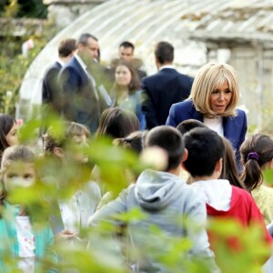 La Première Dame Brigitte Macron - Le Président de la République E. Macron et sa femme la Première Dame B. Macron étaient au château de By, à Thomery (Seine-et-Marne), l'un des 18 sites retenus pour la deuxième édition du Loto du patrimoine, le 20 Septembre 2019. © Dominique Jacovides/Bestimage