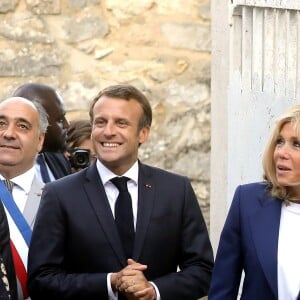 Le Président de la République Emmanuel Macron et sa femme la Première Dame Brigitte Macron - Le Président de la République E. Macron et sa femme la Première Dame B. Macron étaient au château de By, à Thomery (Seine-et-Marne), l'un des 18 sites retenus pour la deuxième édition du Loto du patrimoine, le 20 Septembre 2019. © Dominique Jacovides/Bestimage