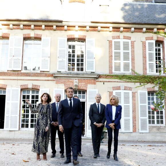 Le Président de la République Emmanuel Macron avec sa femme la Première Dame Brigitte Macron, Jean-Michel Blanquer (Ministre de l'Education Nationale), Stéphane Bern, Franck Riester (Ministre de la Culture) - Le Président de la République E. Macron et sa femme la Première Dame B. Macron étaient au château de By, à Thomery (Seine-et-Marne), l'un des 18 sites retenus pour la deuxième édition du Loto du patrimoine, le 20 Septembre 2019. © Dominique Jacovides/Bestimage