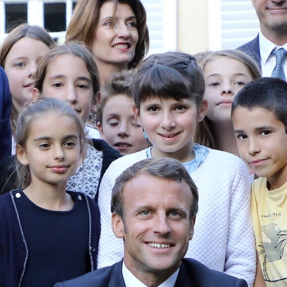 Le Président de la République Emmanuel Macron - Le Président de la République E. Macron et sa femme la Première Dame B. Macron étaient au château de By, à Thomery (Seine-et-Marne), l'un des 18 sites retenus pour la deuxième édition du Loto du patrimoine, le 20 Septembre 2019. © Dominique Jacovides/Bestimage