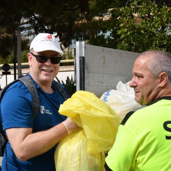 Exclusif - Le prince Albert II de Monaco a participé le 21 septembre 2019 à la première édition en principauté du World CleanUp Day, une opération de ramassage de déchets. © Bruno Bebert / Pool / Bestimage