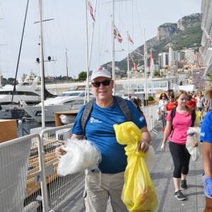 Exclusif - Le prince Albert II de Monaco a participé le 21 septembre 2019 à la première édition en principauté du World CleanUp Day, une opération de ramassage de déchets. © Bruno Bebert / Pool / Bestimage