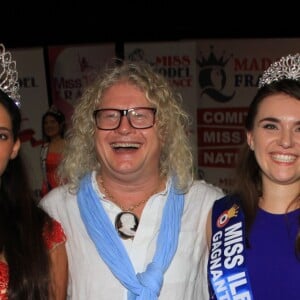 Alexia (Miss petite-de-France 2020), Yasmeen (Miss Paris 2020), Pierre-Jean Chalençon (président du jury), Margot (Miss Ile-de-France 2020) et Justine (Miss Teen France 2020) lors de la soirée élection Miss Paris et Miss Ile de de France Comité Miss Nationale au théâtre Elizabeth Czerczuk à Paris, France, le 22 septembre 2019. © Philippe Baldini/Bestimage