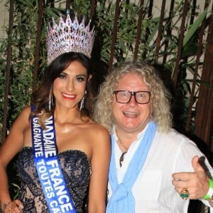 Abigail Lopez Cruz (madame France 2019) et Pierre-Jean Chalençon (président du jury) lors de la soirée élection Miss Paris et Miss Ile de de France Comité Miss Nationale au théâtre Elizabeth Czerczuk à Paris, France, le 22 septembre 2019. © Philippe Baldini/Bestimage