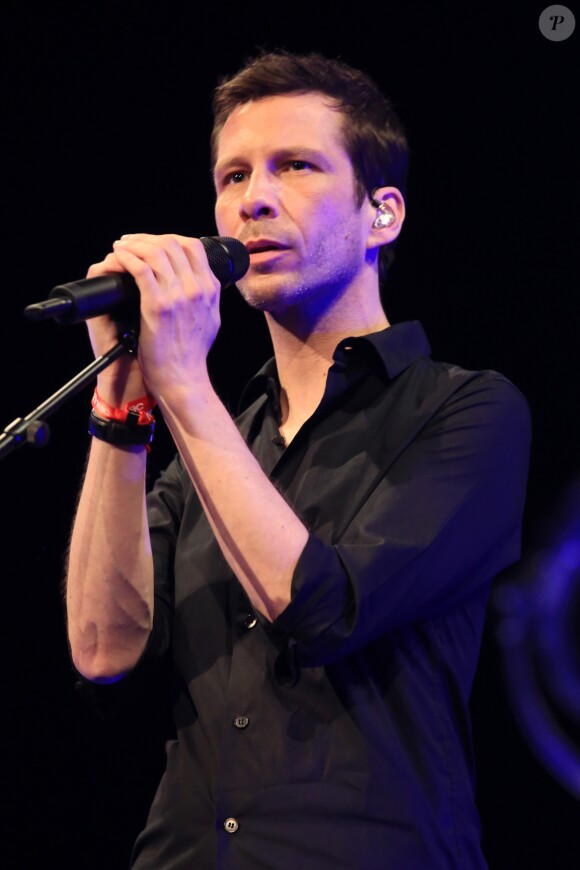 Alex Beaupain en concert sur la Scène du Salon au Fnac Live Festival 2016 à l'Hôtel de Ville à Paris. Le 23 juillet 2016 © Céline Bonnarde / Bestimage