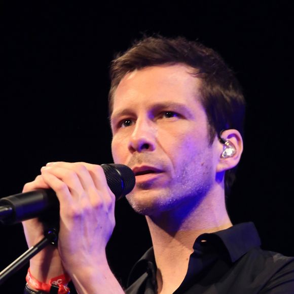 Alex Beaupain en concert sur la Scène du Salon au Fnac Live Festival 2016 à l'Hôtel de Ville à Paris. Le 23 juillet 2016 © Céline Bonnarde / Bestimage