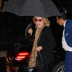 Amanda Lear arrive à la fontaine du Trocadéro pour assister au défilé Saint Laurent, collection printemps-été 2020. Paris, le 24 septembre 2019. © Christophe Clovis-Veeren Ramsamy / Bestimage