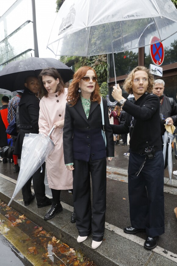 Isabelle Huppert a assisté au défilé Lanvin, collection prêt-à-porter printemps-été 2020 lors de la Fashion Week de Paris. Le 25 septembre 2019. © Veeren-Clovis/Bestimage