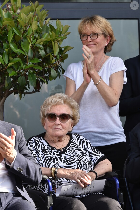 Inauguration de la rue Jacques et Bernadette Chirac, par la femme de l'ancien président de la République, Bernadette Chirac (en fauteuil roulant) et sa fille Claude, à Brive-la-Gaillarde. Le 8 juin 2018.