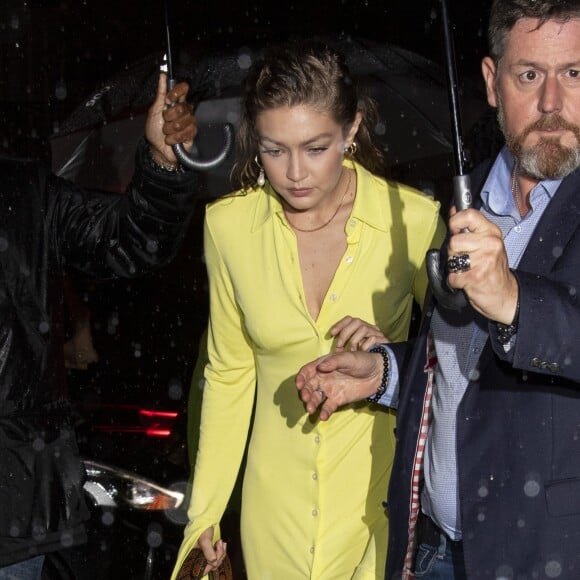 Gigi Hadid arrive au Manko pour l'after-party de la marque Fenty lors de la fashion week à Paris le 26 septembre 2019.