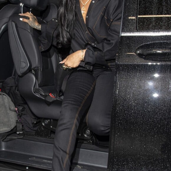 Rihanna arrive au Manko pour l'after-party de la marque Fenty lors de la fashion week à Paris le 26 septembre 2019.