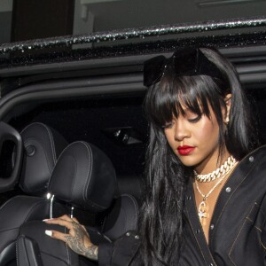 Rihanna arrive au Manko pour l'after-party de la marque Fenty lors de la fashion week à Paris le 26 septembre 2019.