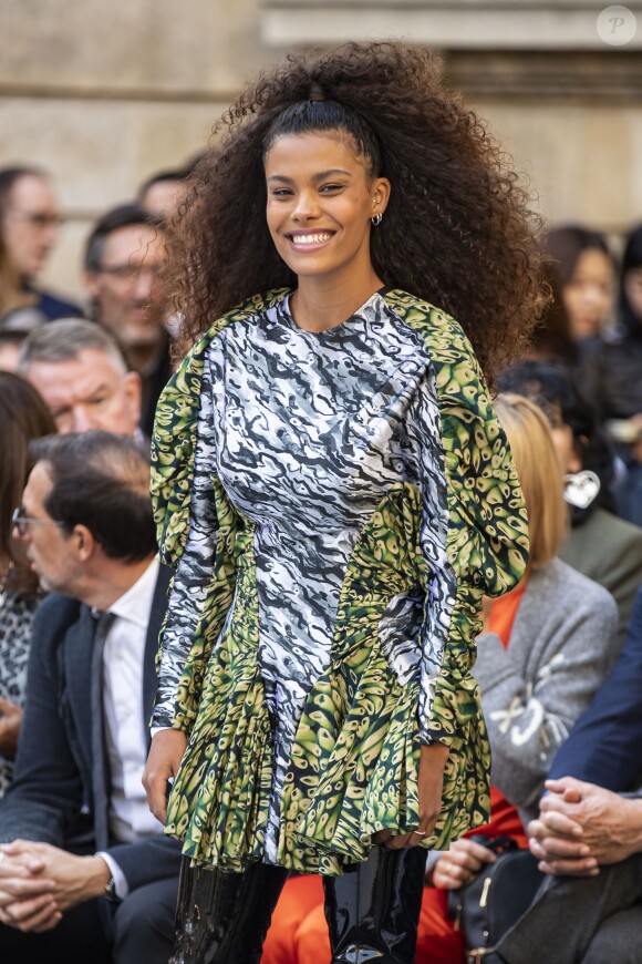 Tina Kunakey assiste au défilé L'Oréal Paris 2019 à la Monnaie de Paris le 28 septembre 2019, pendant la fashion week. © Olivier Borde / Bestimage
