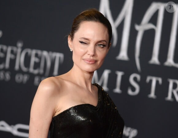 Angelina Jolie (Clin d'oeil) à la première de Maleficent: Mistress of Evil au théâtre El Capitan dans le quartier de Hollywood à Los Angeles, le 30 septembre 2019