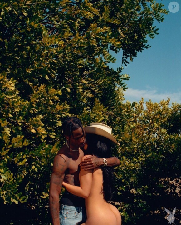 Kylie Jenner expose sa vie de famille sur Instagram- Shooting avec son compagnon, Travis Scott, pour Playboy.