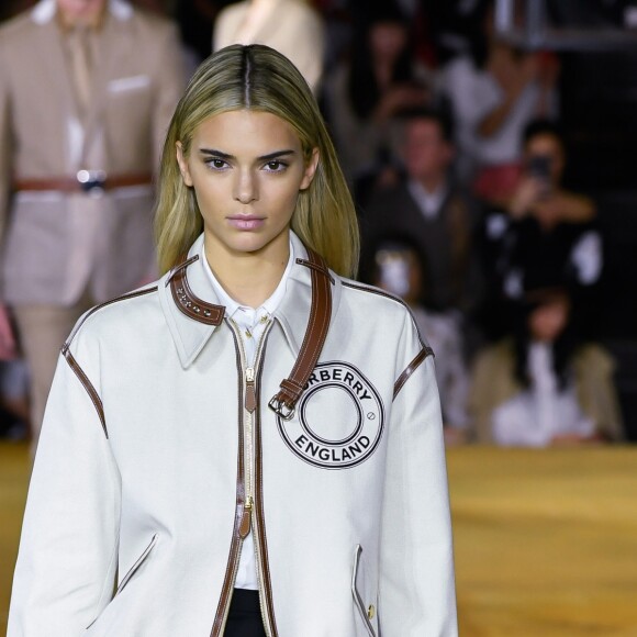 Kendall Jenner au défilé de mode "Burberry" lors de la fashion week de Londres. Le 17 septembre 2019.