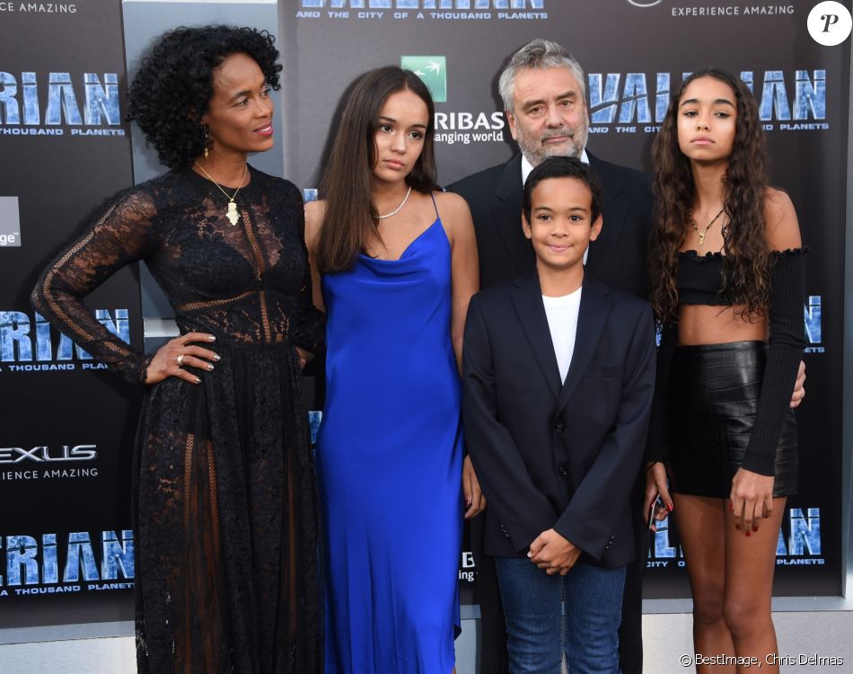 Luc Besson avec sa femme Virginie Besson-Silla et ses enfants Thalia