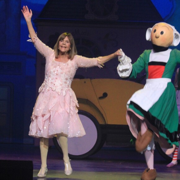 Exclusif - Chantal Goya sur la scène du Palais des Congrès dans son spectacle "Le soulier qui vole" à Paris le 5 octobre 2019. © Philippe Baldini/Bestimage